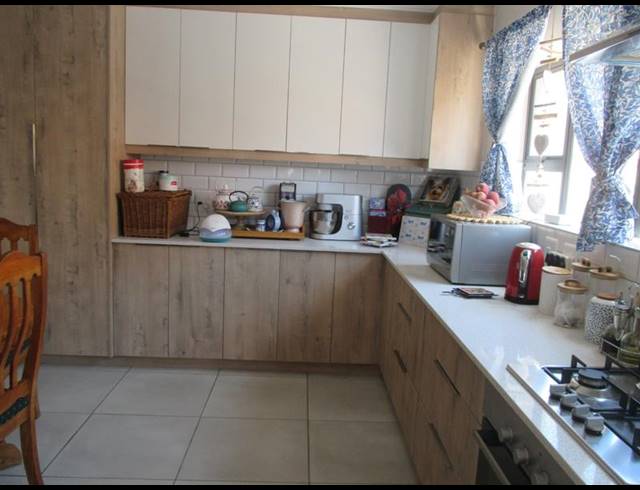 3 BEDROOM PROPERTY TO RENT IN DANA BAY